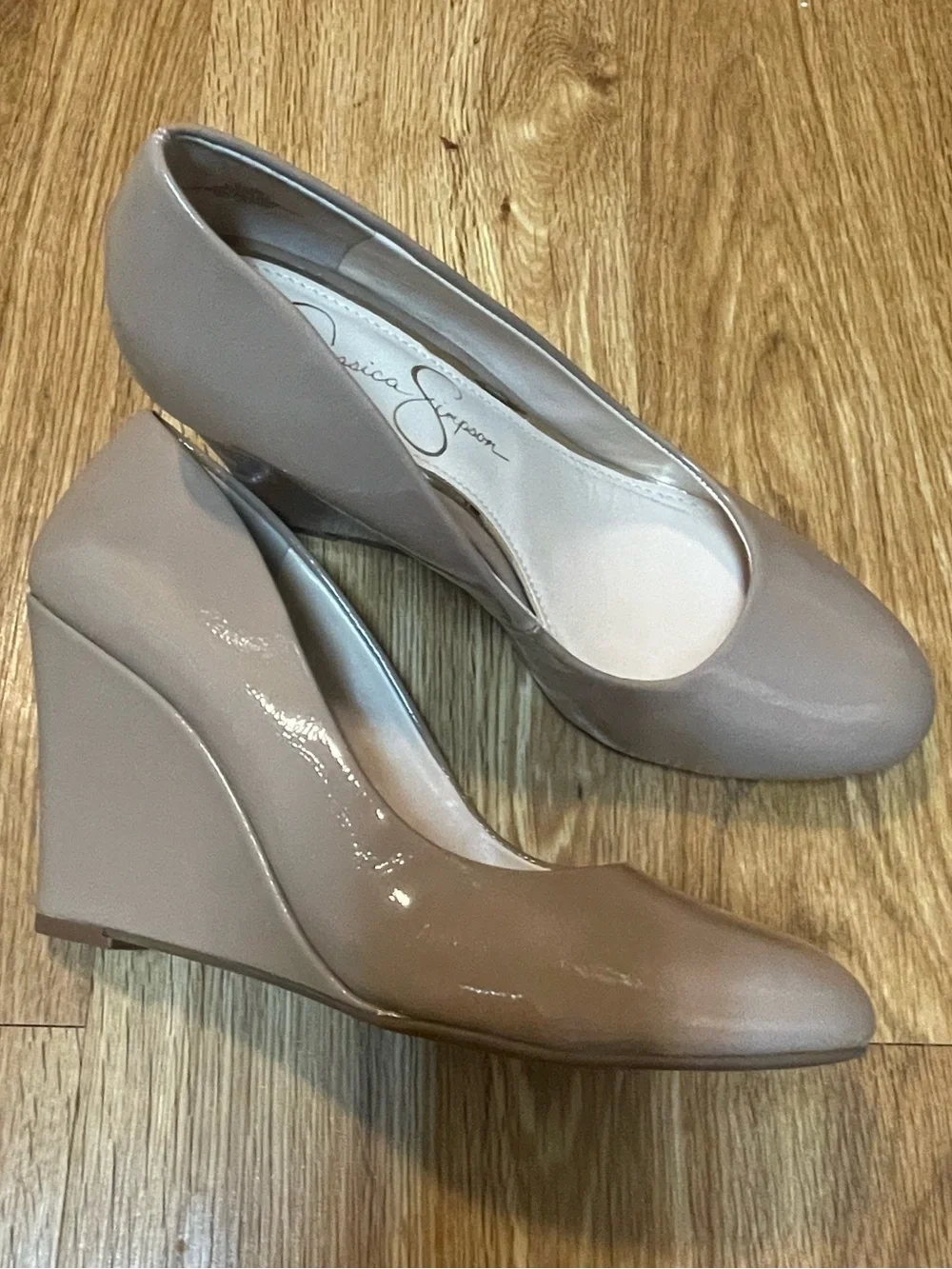 Jessica Simpson Cash Wedge Heel in Chai Latte Patent Sz 6.5